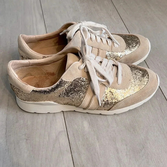 ⭐️ HOST PICK UGG Jaida Suede Leather Cream Gold Glitter Sneakers, Size 8 - Picture 7 of 10